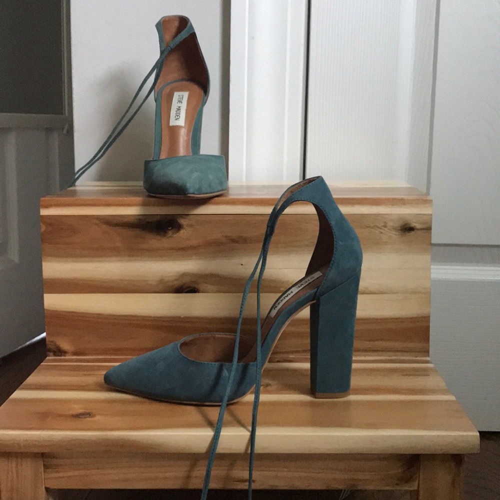 STEVE MADDEN | Chic close toe heels